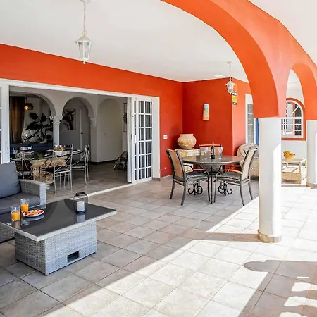 Oleada Villa Costa Adeje (Tenerife)
